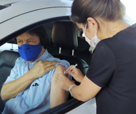 ANTÔNIO CARLOS inicia vacinação de idosos entre 74 e 75 anos