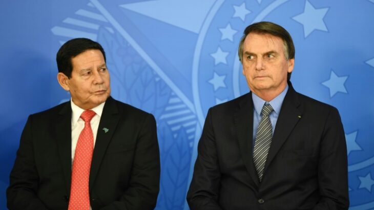 Número de mortos por Covid-19 no Brasil ‘ultrapassou o limite do bom senso’, diz Mourão