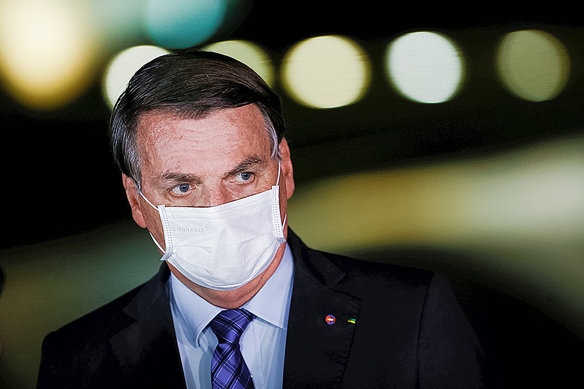 No dia do recorde de mais de 3 mil mortes por Covid, Bolsonaro vai à TV para prometer vacinas