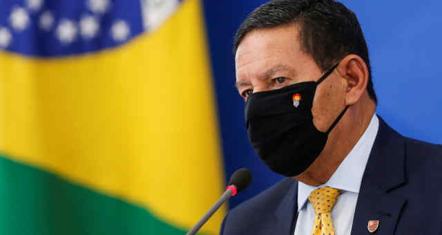 Mourão: ‘Pode botar quem quiser, não tem ruptura institucional; Forças Armadas vão se pautar pela legalidade, sempre’