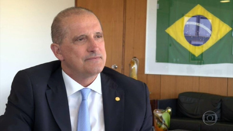 Sem evidências, Onyx diz que lockdown não funciona porque insetos podem transportar o vírus; especialistas rebatem afirmação