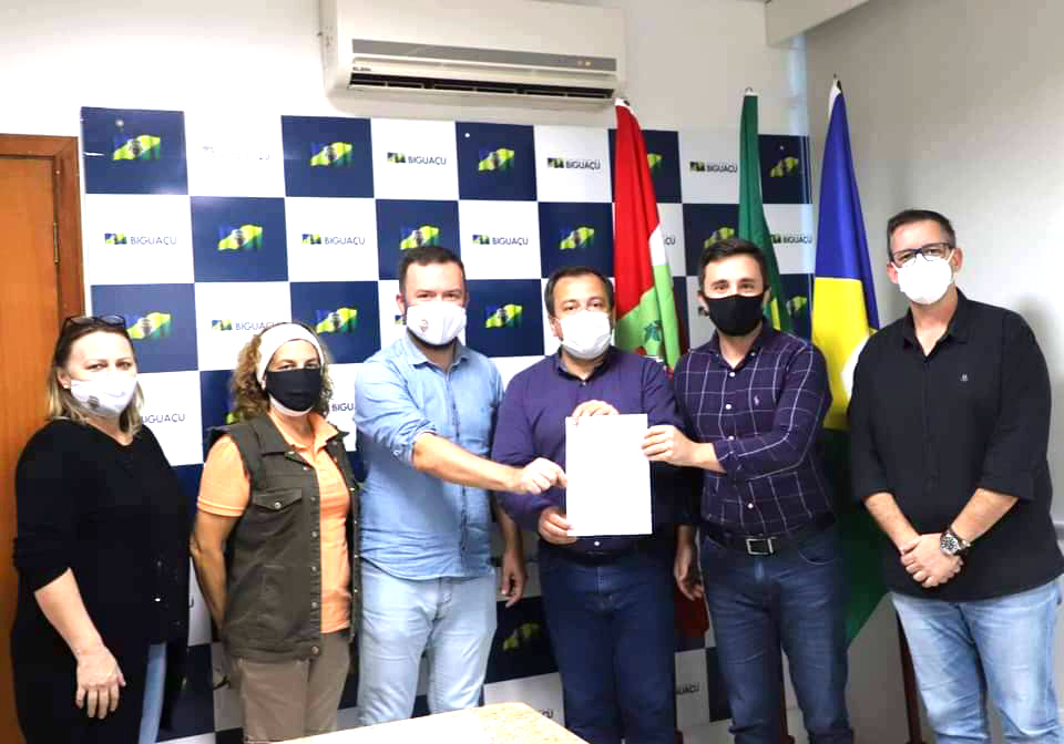 BIGUAÇU RECEBE R$ 100 MIL PARA REFORMA DA E.B.M PROFESSORA RUTH FARIA DOS REIS