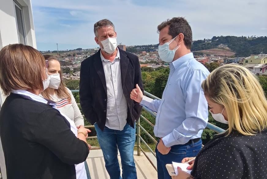 PREFEITO SALMIR VAI A LAGES CONHECER O PROJETO “CENTRO DIA” PARA IDOSOS DE BIGUAÇU   