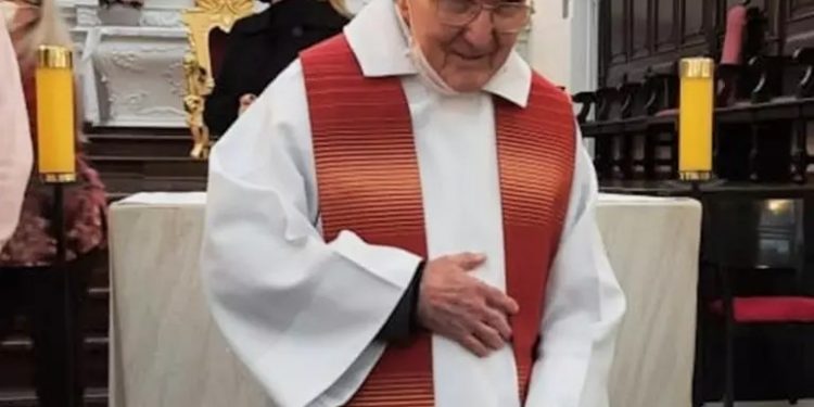 O Padre biguaçuense Pedro Martendal celebra 56 anos de ordenação presbiteral