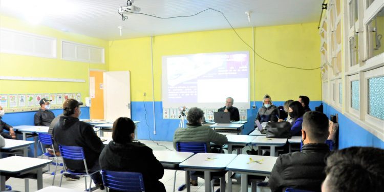 Prefeitura 7ª Audiência Pública no Bairro Areias de Baixo para discutir alterações no Plano Diretor 