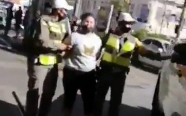 RS: prisão de mulher que protestava contra Bolsonaro revolta internautas