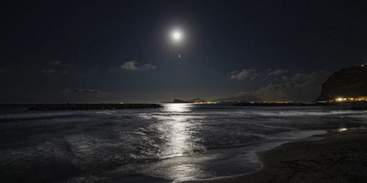 NASA diz que uma mudança na órbita da lua tornará as inundações da Terra piores