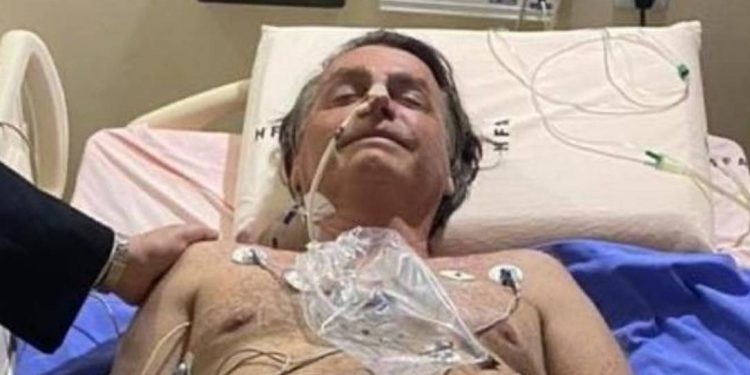 Bolsonaro é transferido para São Paulo onde será avaliada necessidade de ‘cirurgia de emergência’ para corrigir obstrução intestinal