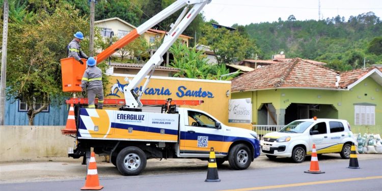 Prefeitura retoma serviços de manutenção de Iluminação Pública