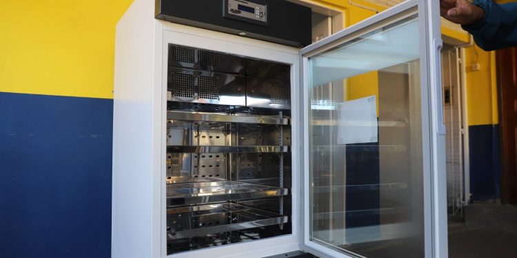 Prefeitura de Biguaçu recebe nova câmara de conservação de imunizantes