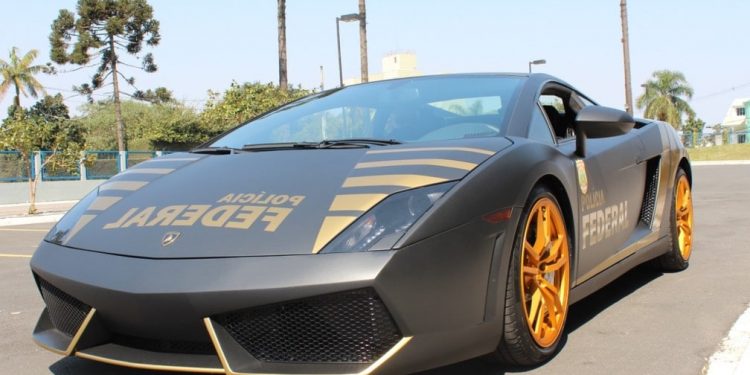 Lamborghini de R$ 800 mil vira viatura da Policia Federal no Paraná