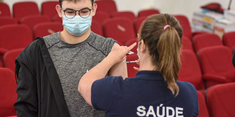Biguaçu aplica segunda dose das vacinas Coronavac, Pfizer e AstraZeneca