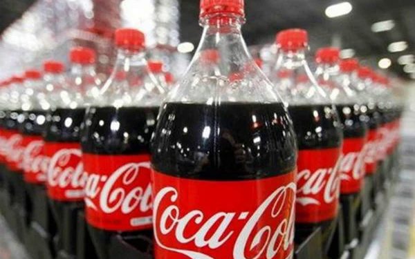 Jovem morre após tomar 1,5 litro de Coca-Cola em 10 minutos. Entenda