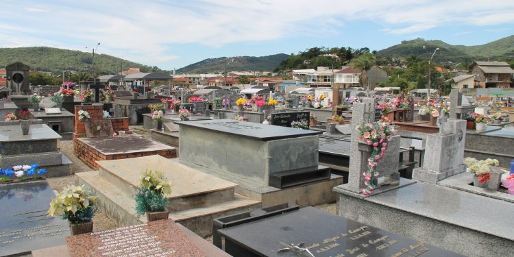 Prefeitura de Biguaçu lança edital para credenciamento de ambulantes para o Dia de Finados