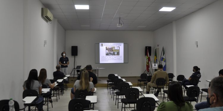 IBGEe prefeitura  municipal fazem reunião de planejamento para i censo2022