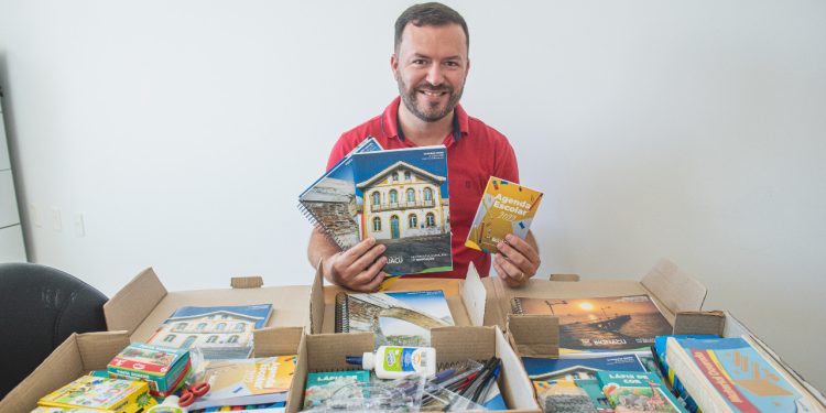 Prefeitura de Biguaçu entregará mais de 6 mil kits de materiais escolares aos alunos da rede municipal