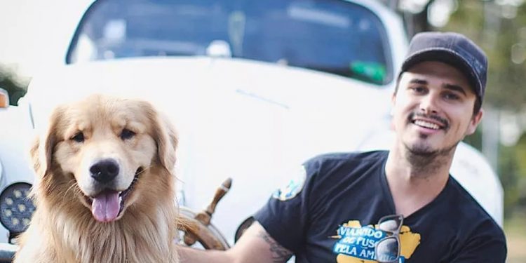 Acidente nos EUA mata influenciador e golden retriever de Santa Catarina que viajavam em Fusca