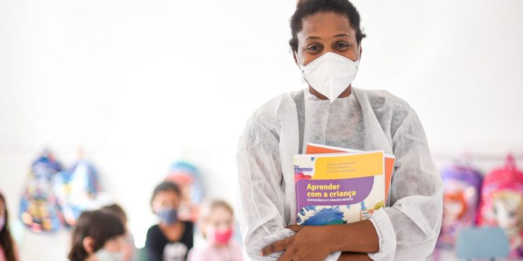 Secretaria Municipal de Educação lança edital para alteração da jornada de trabalho