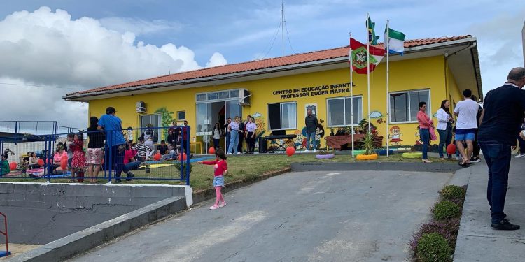 Gov. Celso Ramos realiza  dia da  família na  escola
