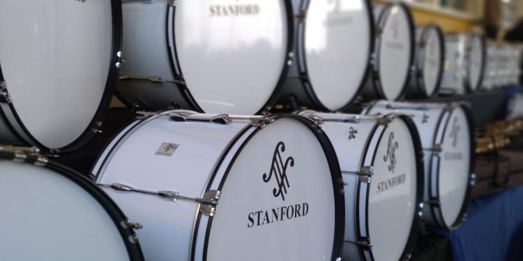 Fanfarra da escola Abel recebe 60 novos instrumentos musicais