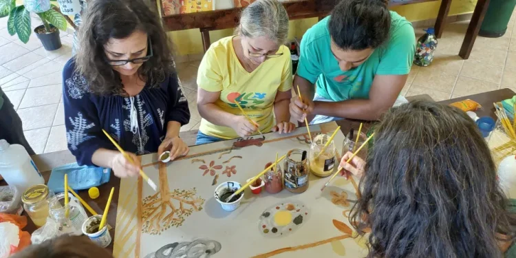 Escola do Meio Ambiente recebe oficina “A cor da terra”