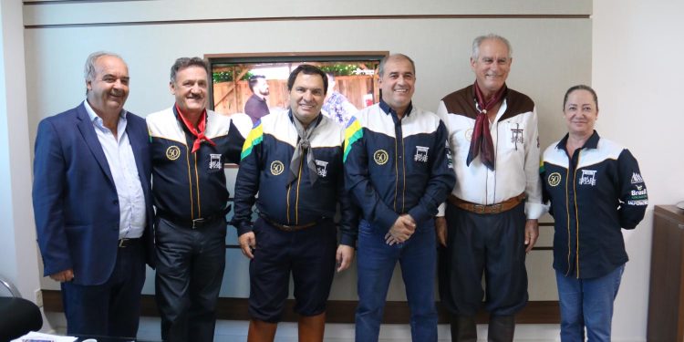 Câmara Municipal de São José recebe patronagem do CTG Os Praianos