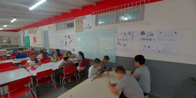 Alunos da EEF Califórnia aprendem sobre Executivo e Legislativo
