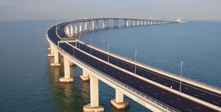 China inaugura a maior ponte do mundo – Danyang-Kunshan Grand Bridge: 164,8 km com investimento de U$8,5 bilhões e custo de U$51 milhões por Km