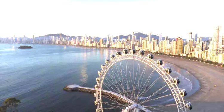 Balneário Camboriú entra no radar de ultrarricos internacionais com imóveis de luxo