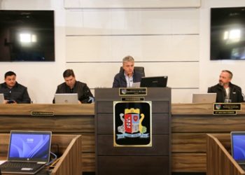 Descarte irregular do lixo é tema de reunião com secretário de Infraestrutura na CMSJ