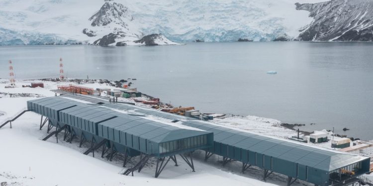 A base brasileira na Antártida é o nosso pedaço no continente mais frio e isolado do mundo