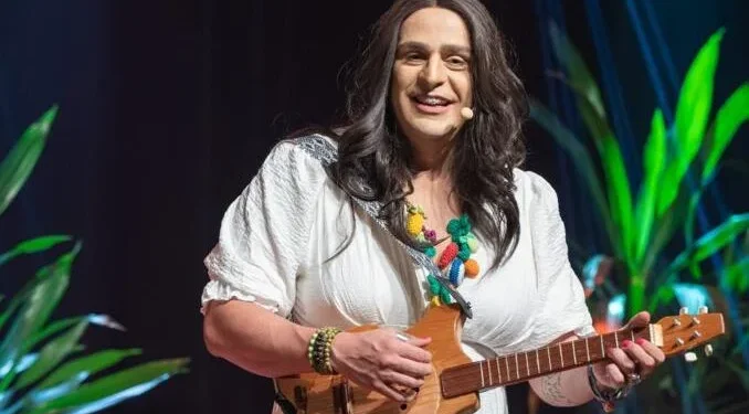 É hoje! Índio Behn apresenta o espetáculo “Dra. Rosângela” em São José