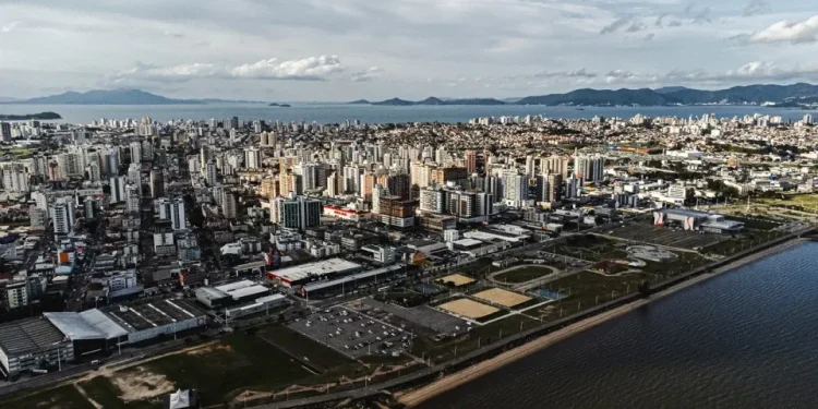 Beira-Mar de São José: Prefeito e secretário elogiam capacidade das empresas habilitadas