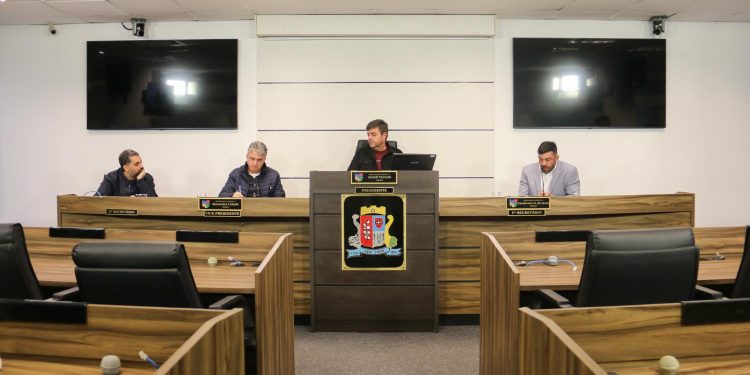 Comissão recebe Executivo para esclarecimentos sobre iluminação e segurança pública