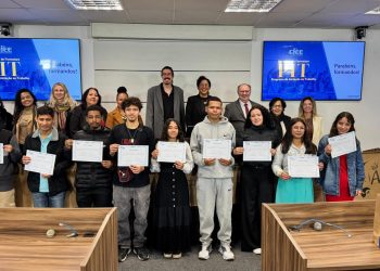 Câmara de São José sedia formatura de jovens no Programa de Iniciação ao Trabalho do CIEE