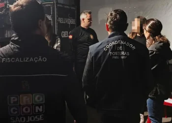Fiscalização fecha cerco em São José: 12 locais vistoriados e seis máquinas caça-níquel apreendidas