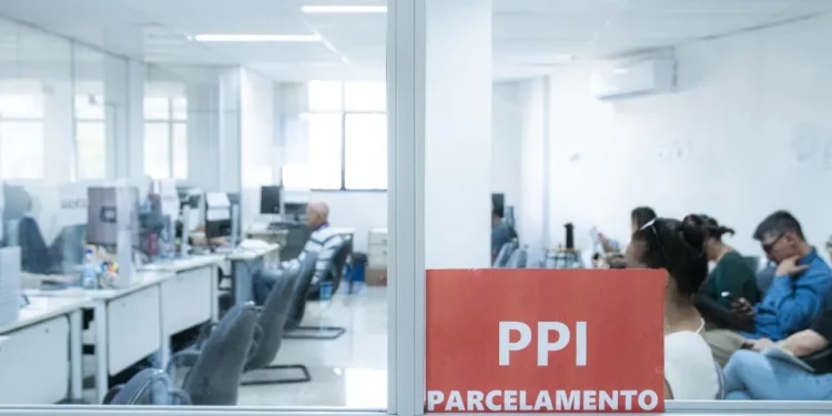 Prazo para aderir ao Programa de Parcelamento Incentivado termina sexta-feira com horário estendido