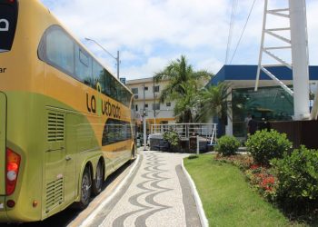 Explosão de ‘hermanos’: argentinos vindos de ônibus crescem 177% em Balneário Camboriú
