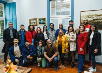 PAC 2025 inicia nova etapa com assinatura de contrato com artistas oficineiros em São José