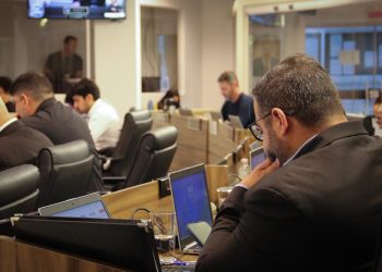 Câmara Municipal de São José aprova projeto sobre portas de segurança em agências bancárias