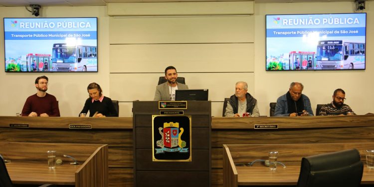 Câmara recebeu Executivo, entidades e especialistas para discutir o transporte coletivo em São José