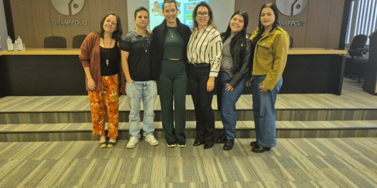 Equipe do CRAS de Governador Celso Ramos participa de capacitação sobre SCFV na Granfpolis