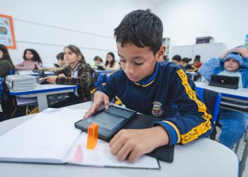 Secretaria de Educação inicia implantação de novo modelo de laboratório de tecnologia