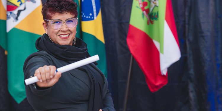 Centro de Ensino Profissionalizante de Biguaçu realiza formatura para 219 alunos