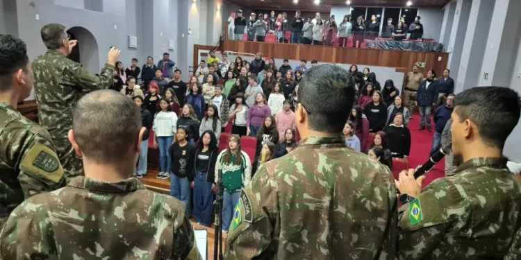Manhã de emoção e alegria marca apresentação da Banda do Exército em São José