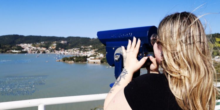 Luneta de observação é instalada no Mirante de Calheiros