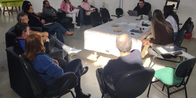 Conselho Municipal de Saúde debate fortalecimento das políticas públicas em Governador Celso Ramos