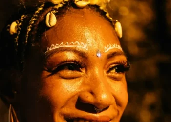 Oficinas gratuitas de dança afro-brasileira e memória ancestral celebram o feminino em São José
