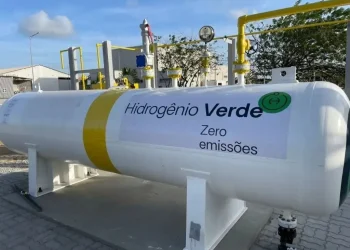 China e União Europeia travam corrida bilionária pelo hidrogênio verde do Brasil: Europa financia portos no Nordeste, chineses fornecem eletrolisadores gigantes e ambos disputam liderança em um mercado que pode movimentar trilhões até 2050