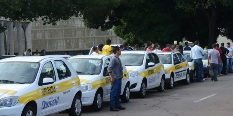 SC pode perder até 11 mil empregos com fim da obrigatoriedade de autoescolas, alerta sindicato